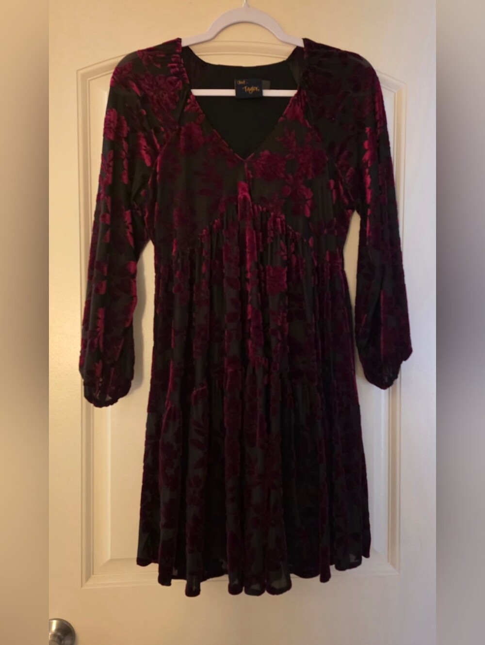 Just Taylor Burgundy Floral Velvet Empire-Waist Dress Size 4